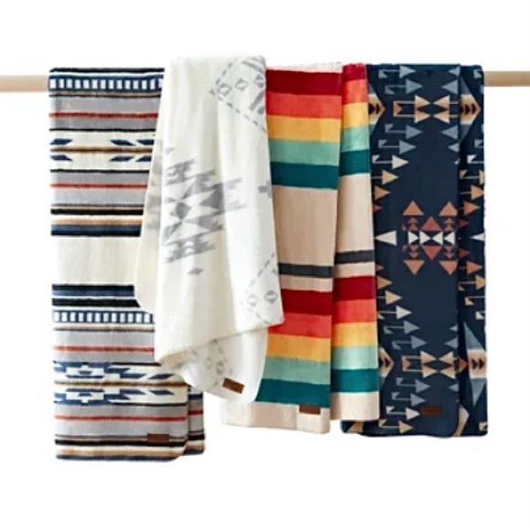 PENDLETON PLUSH THROW - BIRCH TREE - Picture 5 of 5